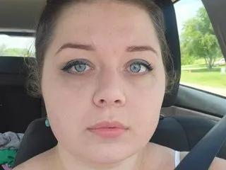 Admire LolaHoneyXX, she wants to masturbate for you LolaHoneyXX from Streamate