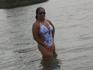 Explore LunaaVelvet, she wants to masturbate for you LunaaVelvet from Streamate