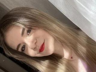 Amazing LunaKrismas wants you to fuck her body now LunaKrismas from Streamate