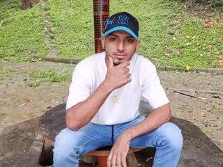 thomassbrown from Streamate