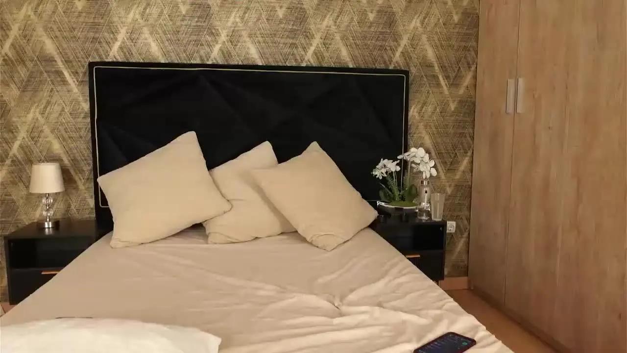 Admire ZoeBella, she wants to masturbate for you ZoeBella from Streamray